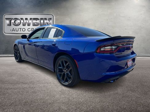 Used 2022 Dodge Charger SXT w/ Blacktop Package RWD image 7