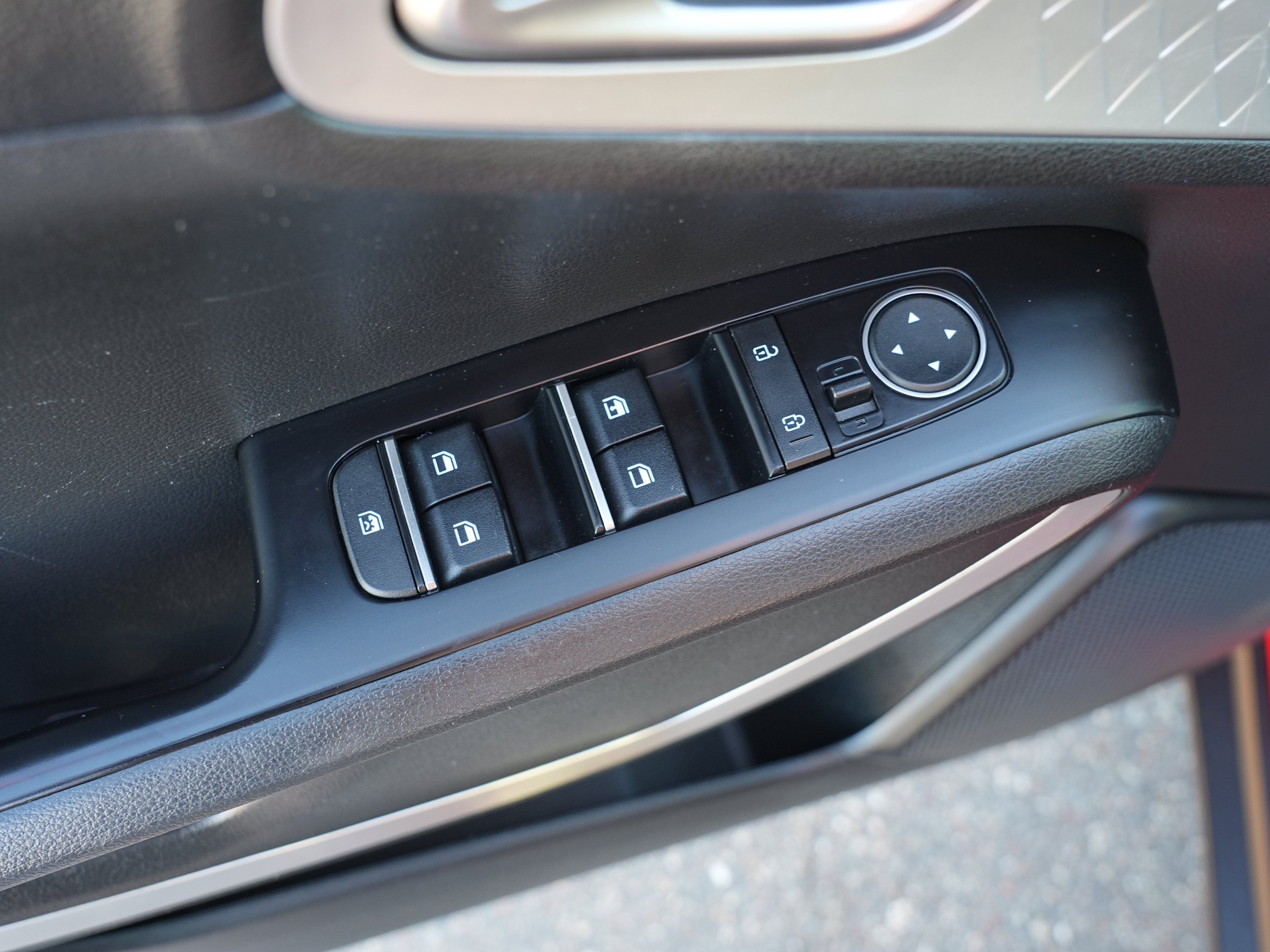 Used 2024 Kia Soul LX w/ Option Group 015 FWD image 16