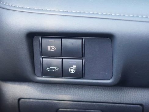 Used 2021 Toyota Highlander Limited FWD image 21