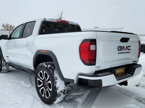 Used 2025 GMC Canyon AT4 image 10