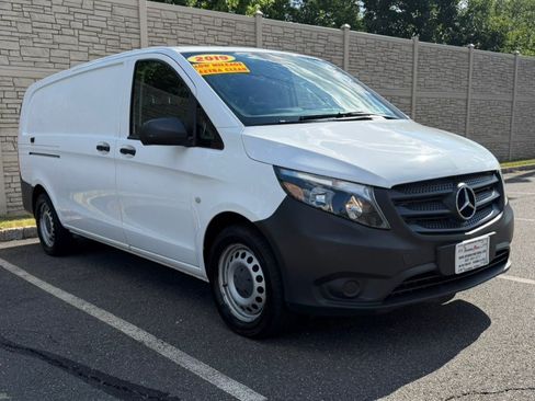Used 2019 Mercedes-Benz Metris image 2