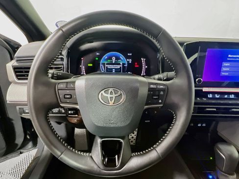 Used 2026 Toyota Camry SE FWD image 17