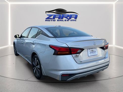 Used 2022 Nissan Altima 2.5 SV FWD image 5