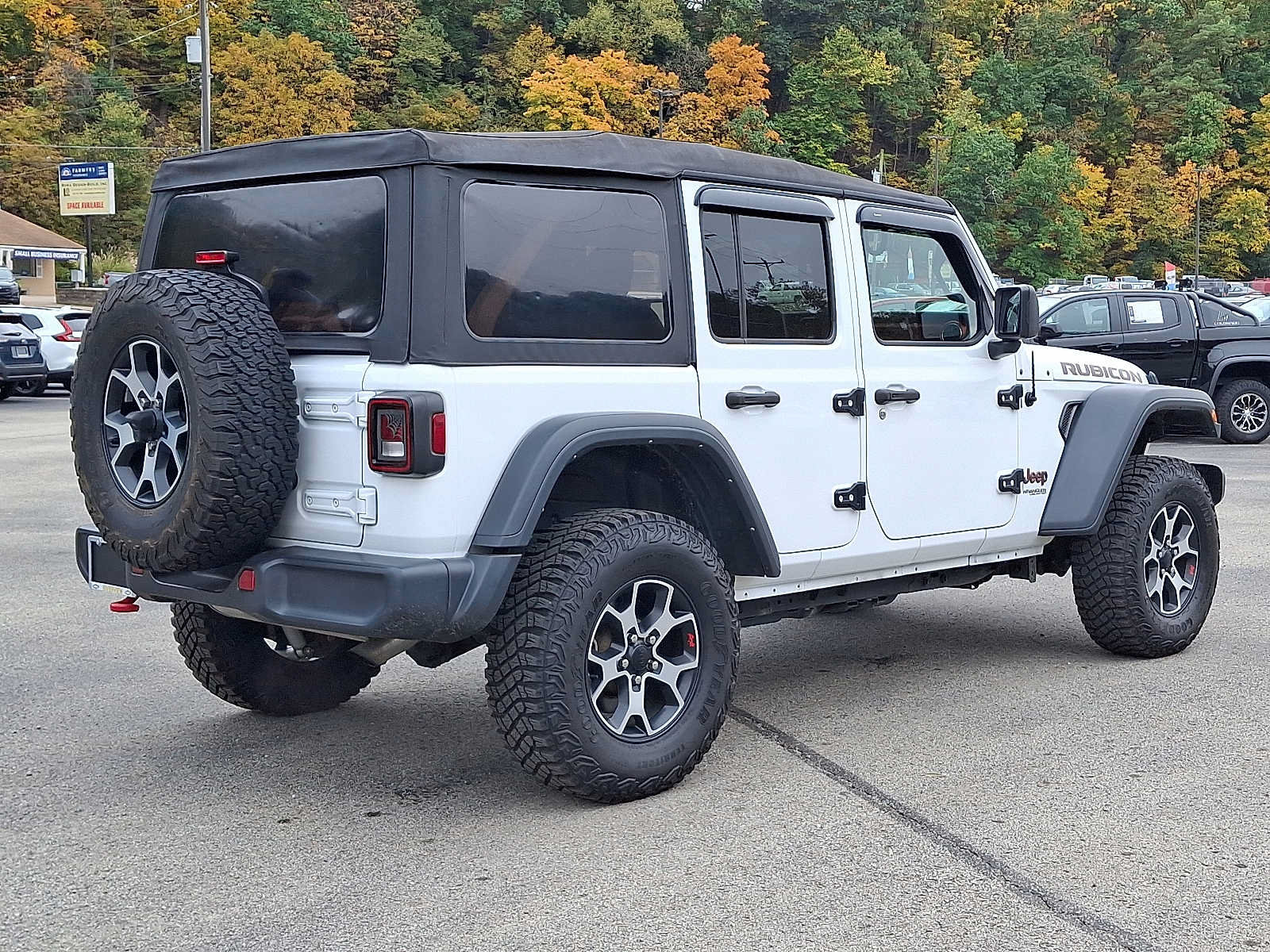 Used 2022 Jeep Wrangler Unlimited Rubicon w/ Cold Weather Group AWD/4WD image 6