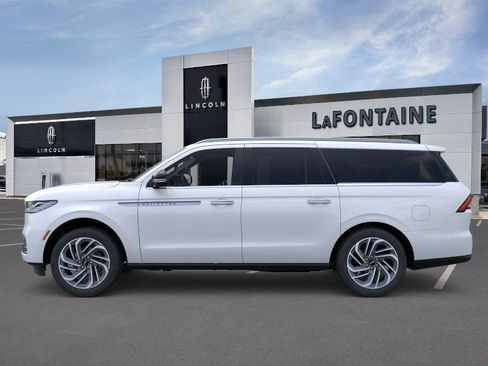 New 2026 Lincoln Navigator L Reserve AWD/4WD image 3