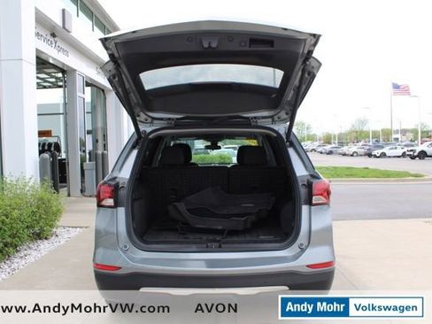Used 2024 Chevrolet Equinox LT FWD image 11