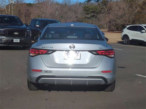 Used 2022 Nissan Sentra SV image 12