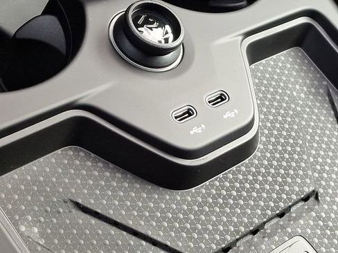 New 2026 BMW iX xDrive60 image 18