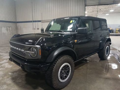 Used 2024 Ford Bronco Badlands w/ Sasquatch Package AWD/4WD image 4