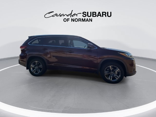 Used 2017 Toyota Highlander Limited Platinum AWD/4WD image 2