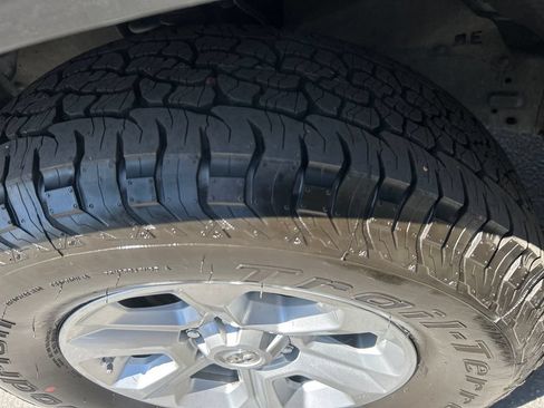 Used 2018 Toyota 4Runner SR5 Premium AWD/4WD image 27