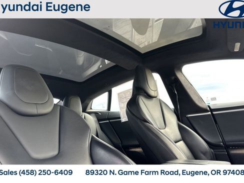 Used 2018 Tesla Model S 100D image 22