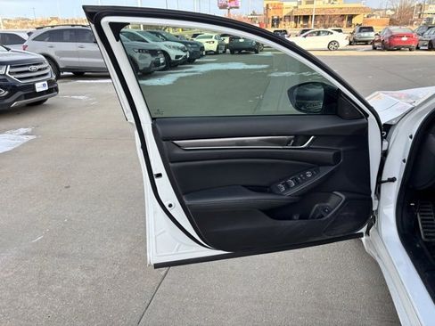 Used 2022 Honda Accord Sport image 9