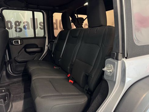 Used 2018 Jeep Wrangler Unlimited Sport S AWD/4WD image 20