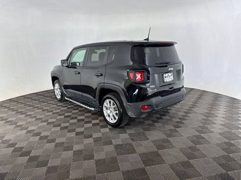 Used 2023 Jeep Renegade Latitude AWD/4WD image 9