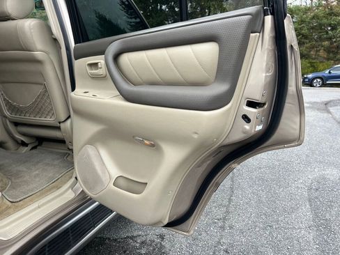 Used 2006 Toyota Land Cruiser image 54