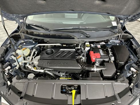 Used 2025 Nissan Rogue SV FWD image 32
