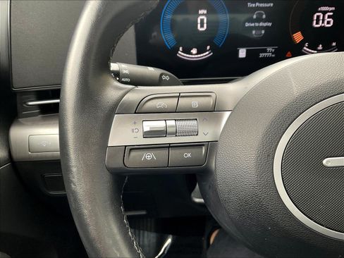 Certified 2025 Hyundai Kona SEL AWD/4WD image 11