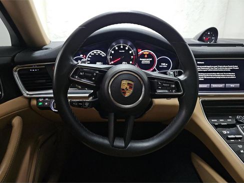 Used 2023 Porsche Panamera 4 Platinum Edition AWD/4WD image 9