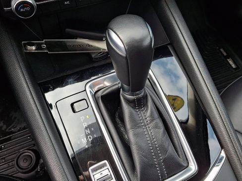 Used 2020 MAZDA CX-5 Touring image 18