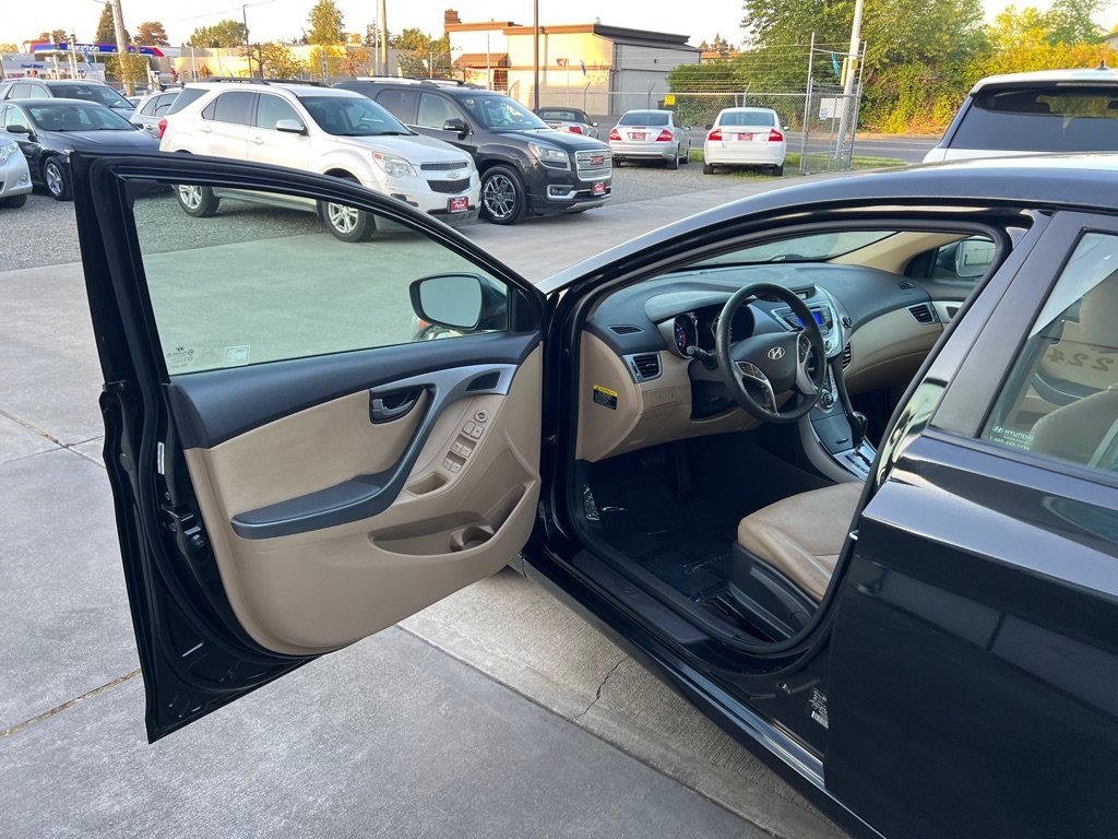 Used 2011 Hyundai Elantra Limited FWD image 10