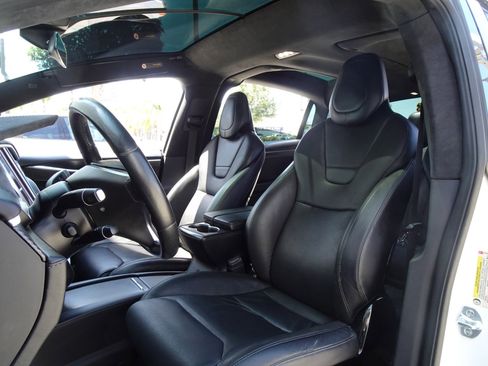 Used 2016 Tesla Model X 90D image 14