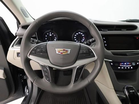 Used 2021 Cadillac XT5 Premium Luxury image 12