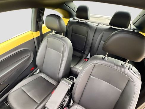 Used 2013 Volkswagen Beetle TDI image 20