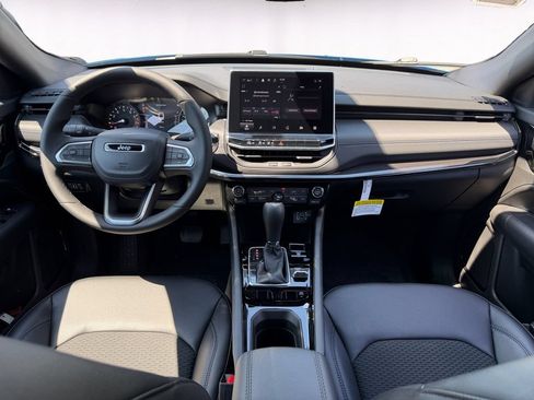 New 2026 Jeep Compass Latitude AWD/4WD image 10