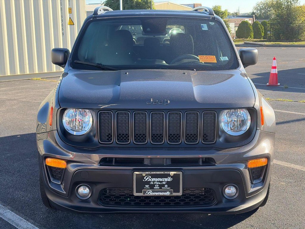 Used 2021 Jeep Renegade Latitude w/ Sun & Sound Group FWD image 2