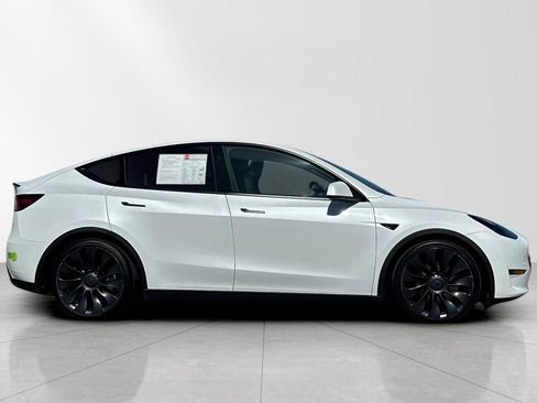 Used 2023 Tesla Model Y Performance image 7