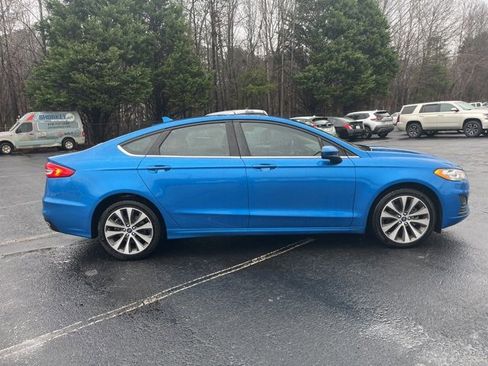 Used 2020 Ford Fusion SE image 2