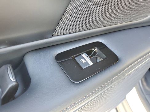 Used 2024 Lincoln Nautilus Premier w/ Jet Appearance Package image 19