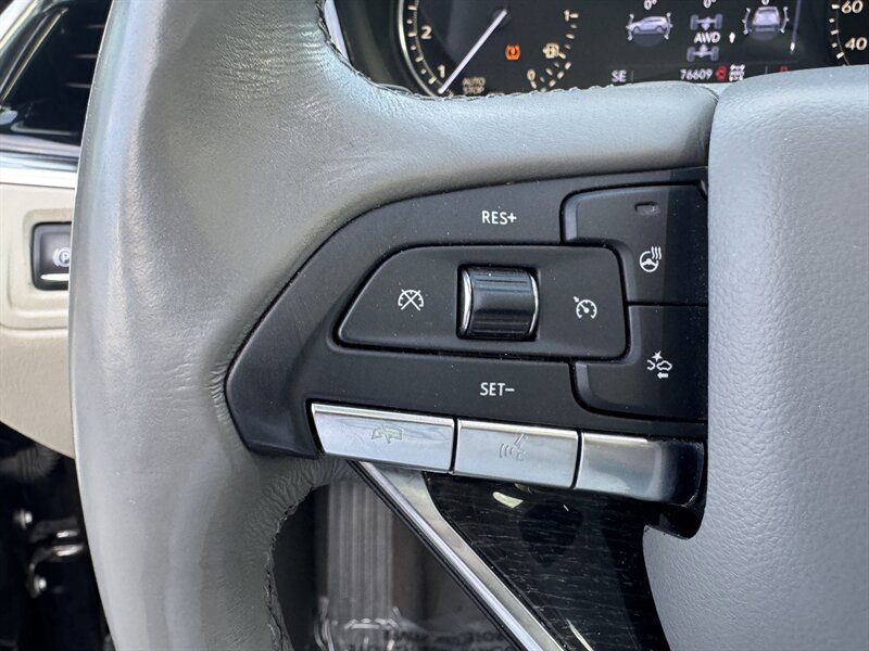 Used 2020 Cadillac XT6 Premium Luxury AWD/4WD image 28