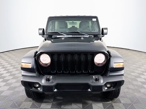 Used 2019 Jeep Wrangler Unlimited Sport S image 2