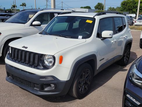 Used 2018 Jeep Renegade Altitude FWD image 1