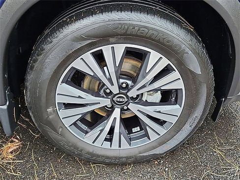 Certified 2023 Nissan Rogue SV w/ SV Premium Package image 8