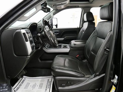 Used 2018 Chevrolet Silverado 2500 LTZ w/ Duramax Plus Package image 12