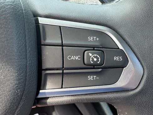 Used 2024 Jeep Compass Latitude AWD/4WD image 23