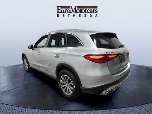 Used 2023 Mercedes-Benz GLC 300 4MATIC image 3