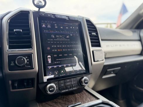 Used 2019 Ford F250 Lariat w/ Lariat Ultimate Package AWD/4WD image 26