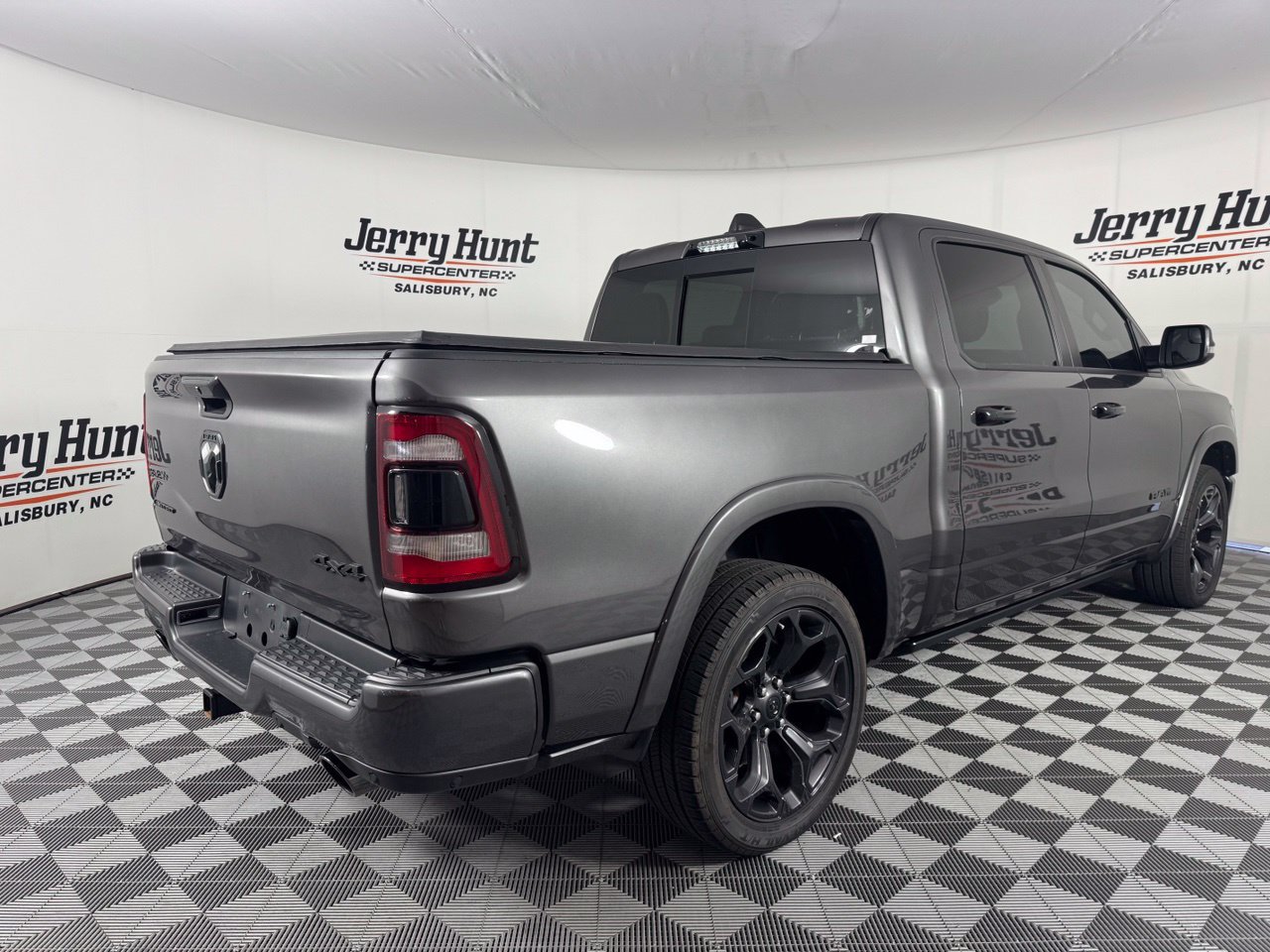 Used 2024 RAM 1500 Limited AWD/4WD image 7