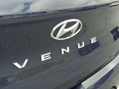 Certified 2023 Hyundai Venue Limited FWD image 29