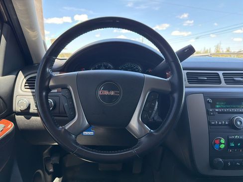 Used 2014 GMC Yukon XL SLT AWD/4WD image 11