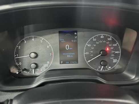 Used 2025 Toyota Corolla LE image 19