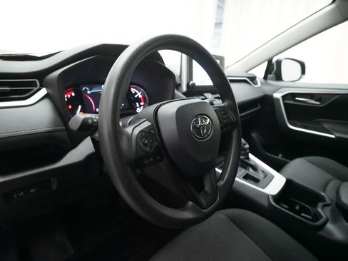 Used 2025 Toyota RAV4 XLE image 9