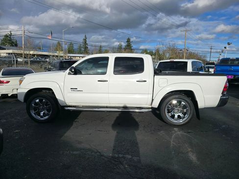 Used 2012 Toyota Tacoma PreRunner image 2