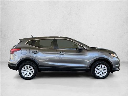 Used 2019 Nissan Rogue Sport S image 4
