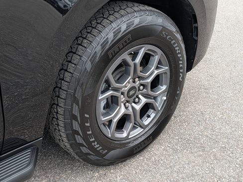 Used 2025 Ford Expedition Active RWD image 12