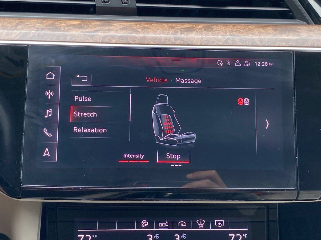 Used 2019 Audi e-tron Prestige w/ Prestige Package AWD/4WD image 30